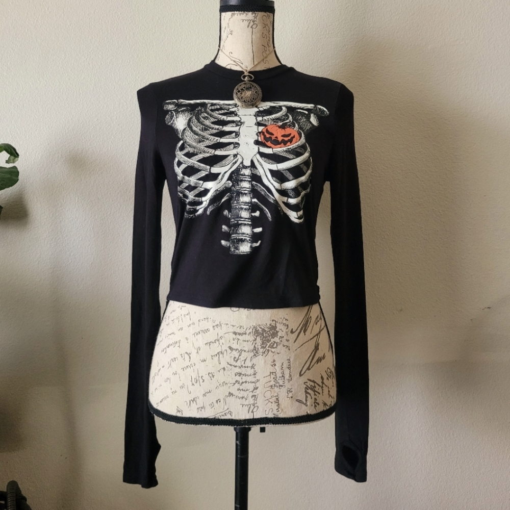 *SOLD* Social Collision Pumpkin Heart crop top - Picture 1 of 8